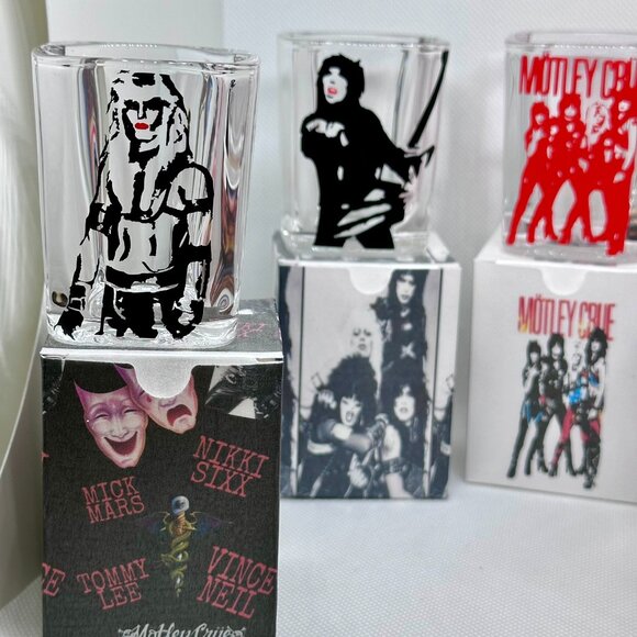 Motley Crue Shot Glass Set of 5 w/ Matching Boxes - Picture 3 of 3